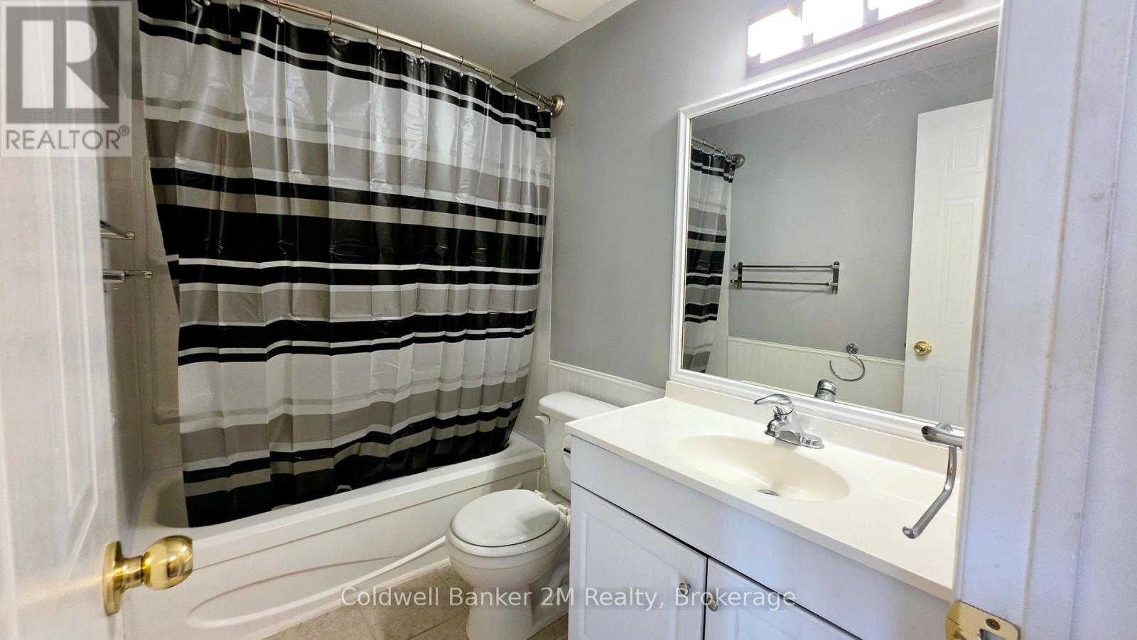 852 Attersley Drive, Oshawa, Ontario  L1K 1T9 - Photo 17 - E14097074