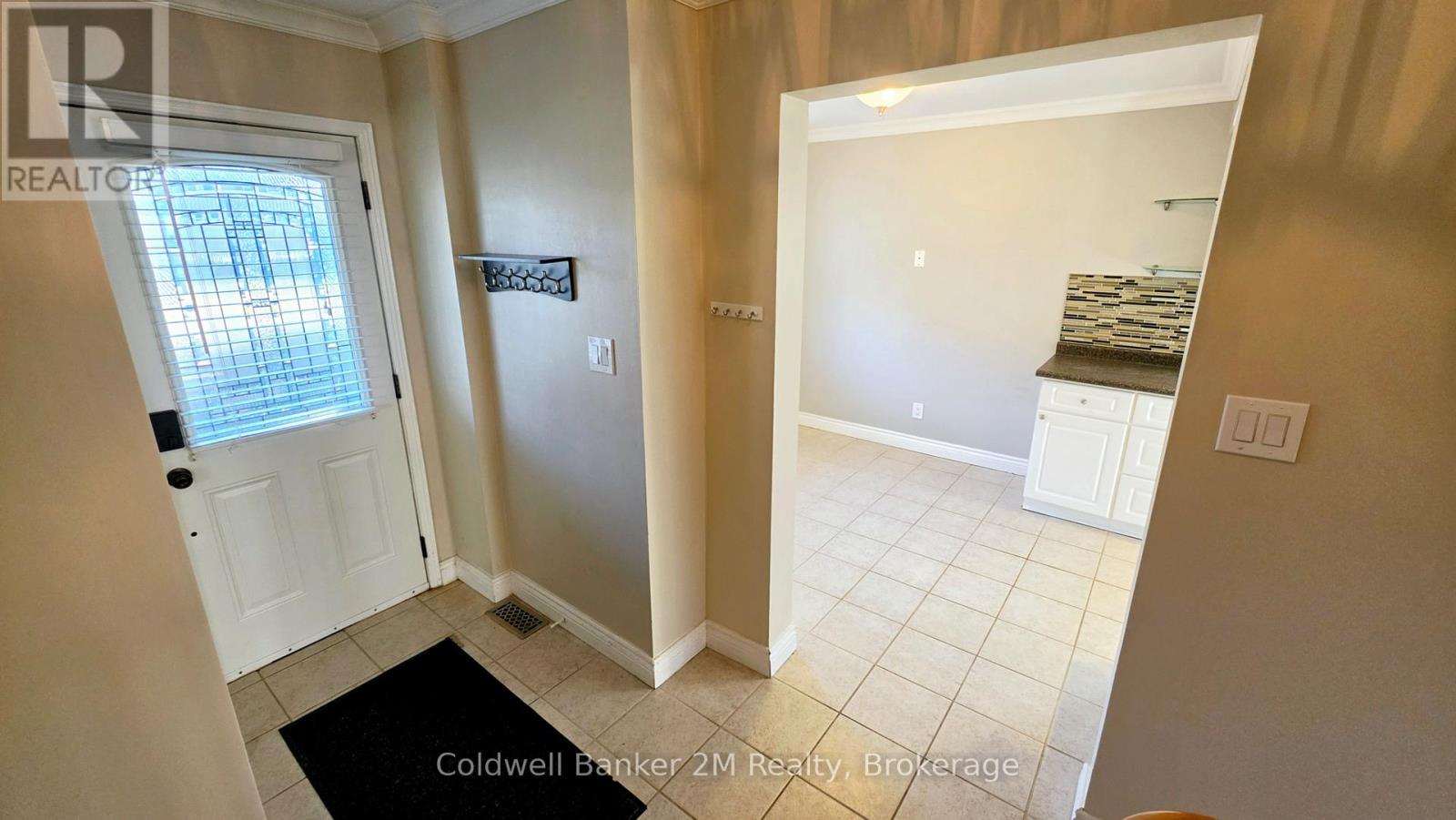 852 Attersley Drive, Oshawa, Ontario  L1K 1T9 - Photo 3 - E14097074