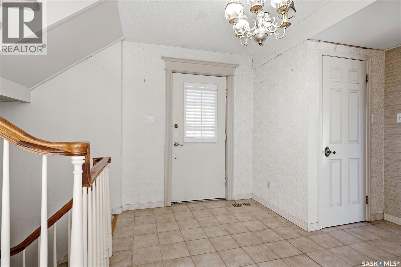 1034 Gryphons Walk, Regina, Saskatchewan  S4S 6X1 - Photo 4 - SK051489