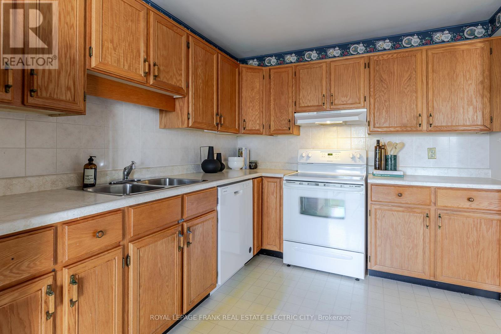 30 - 36 Champlain Crescent, Peterborough, Ontario  K9L 1T1 - Photo 14 - X14097124