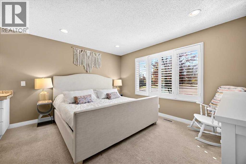 36 Lake Lucerne Close SE, Calgary, Alberta  T2J 3H8 - Photo 14 - A2352628