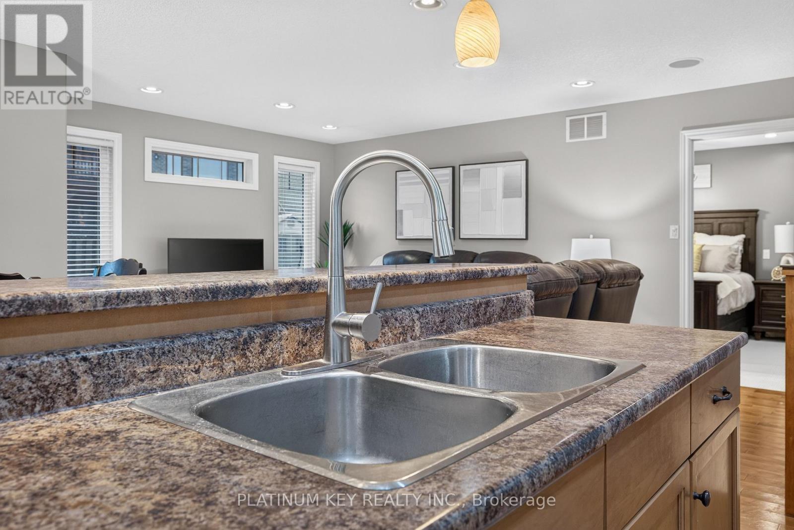 277 Thorne Drive, Strathroy-Caradoc, Ontario  N7G 4C9 - Photo 9 - X14092830