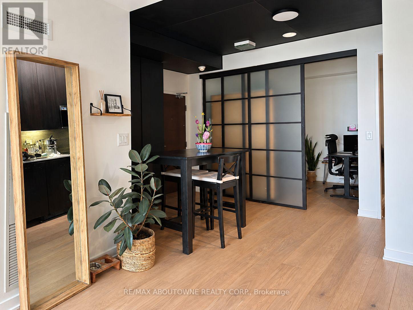3608 - 15 Iceboat Terrace, Toronto, Ontario  M5V 4A5 - Photo 3 - C14097056