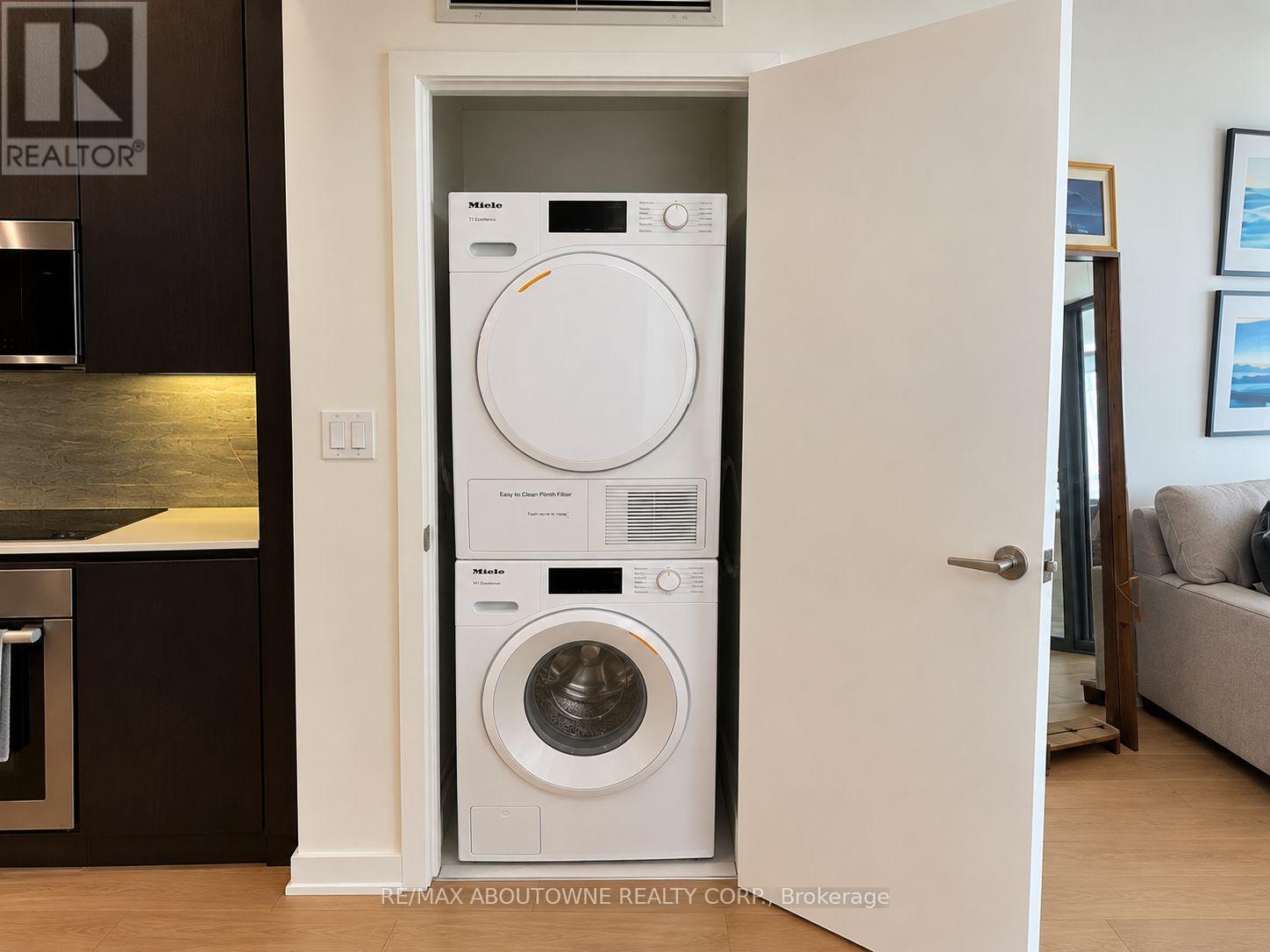 3608 - 15 Iceboat Terrace, Toronto, Ontario  M5V 4A5 - Photo 6 - C14097056