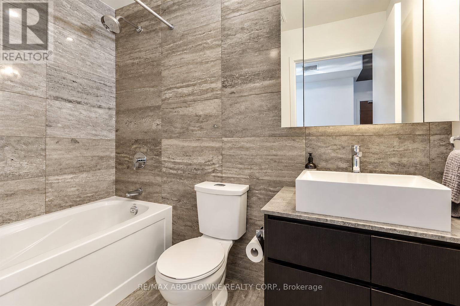 3608 - 15 Iceboat Terrace, Toronto, Ontario  M5V 4A5 - Photo 9 - C14097056