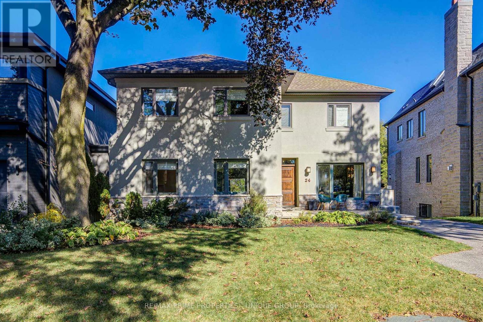 24 CEDARBANK CRESCENT, Toronto, Ontario