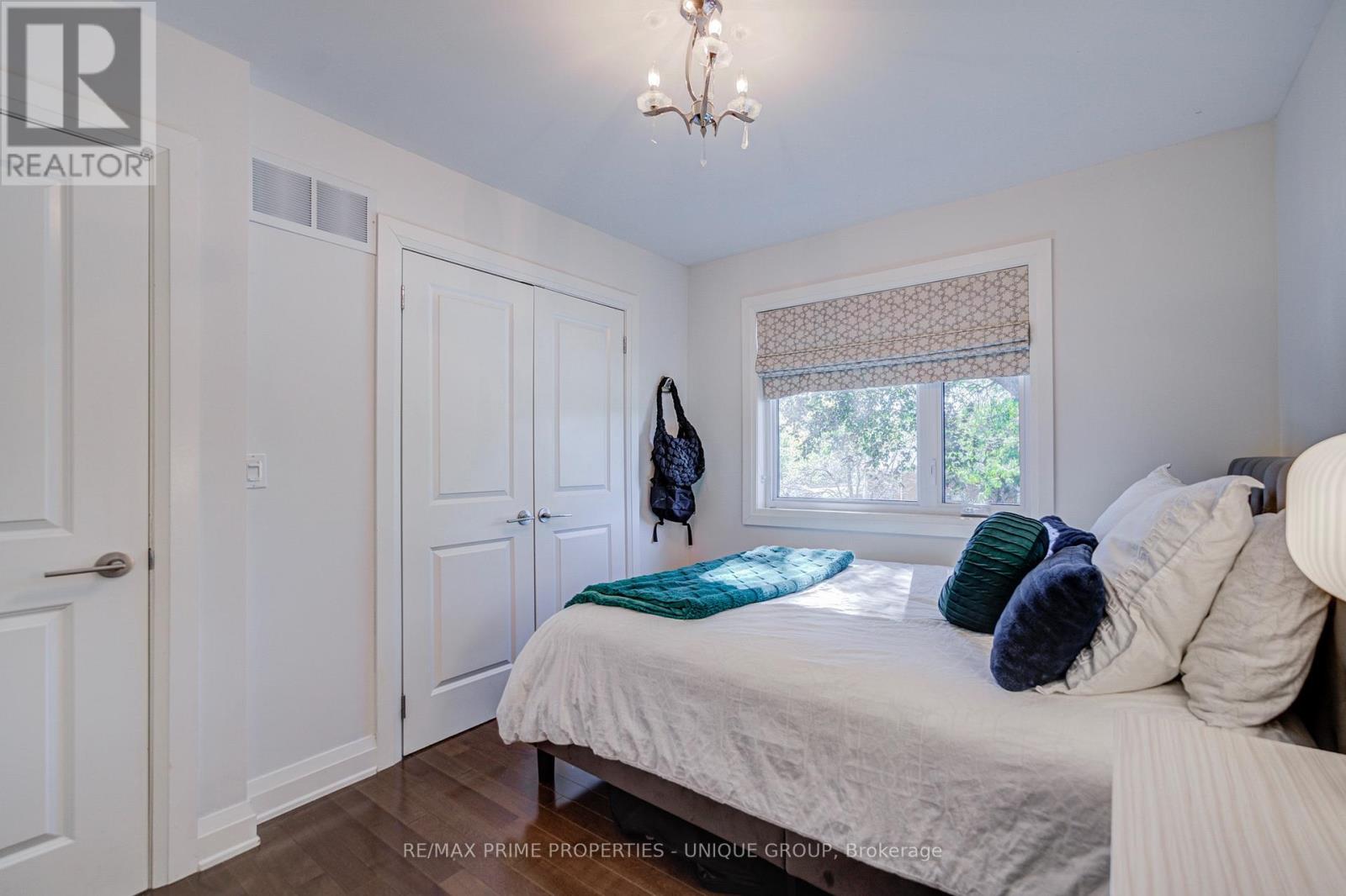 24 Cedarbank Crescent, Toronto, Ontario  M3B 3A4 - Photo 25 - C14097094