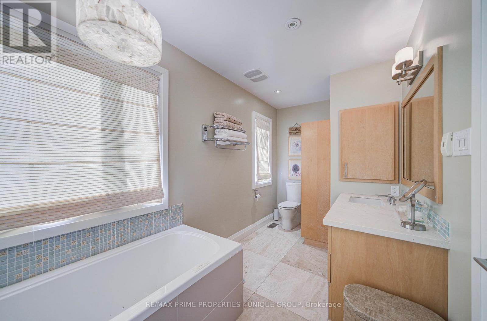 24 Cedarbank Crescent, Toronto, Ontario  M3B 3A4 - Photo 34 - C14097094