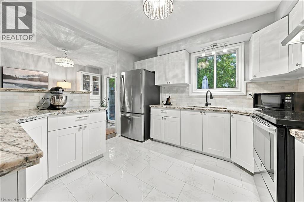 429 Limeridge Road W, Hamilton, Ontario  L9C 2V6 - Photo 6 - 40872424