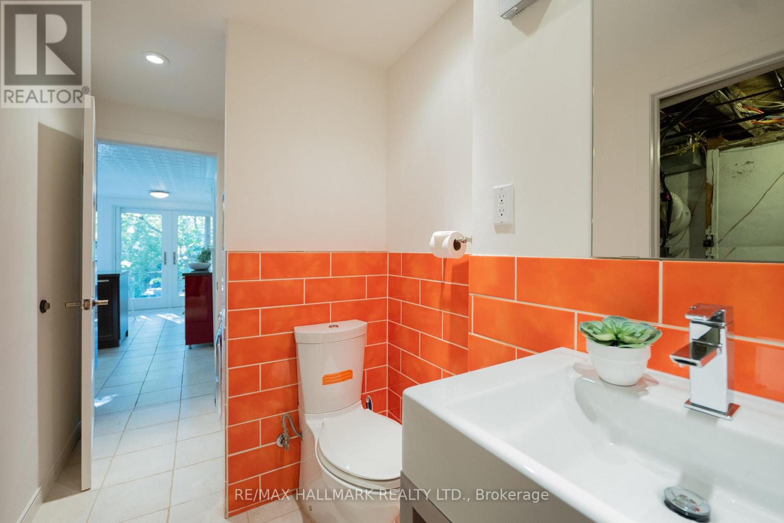 311 Bain Avenue, Toronto, Ontario  M4J 1B9 - Photo 19 - E14097204