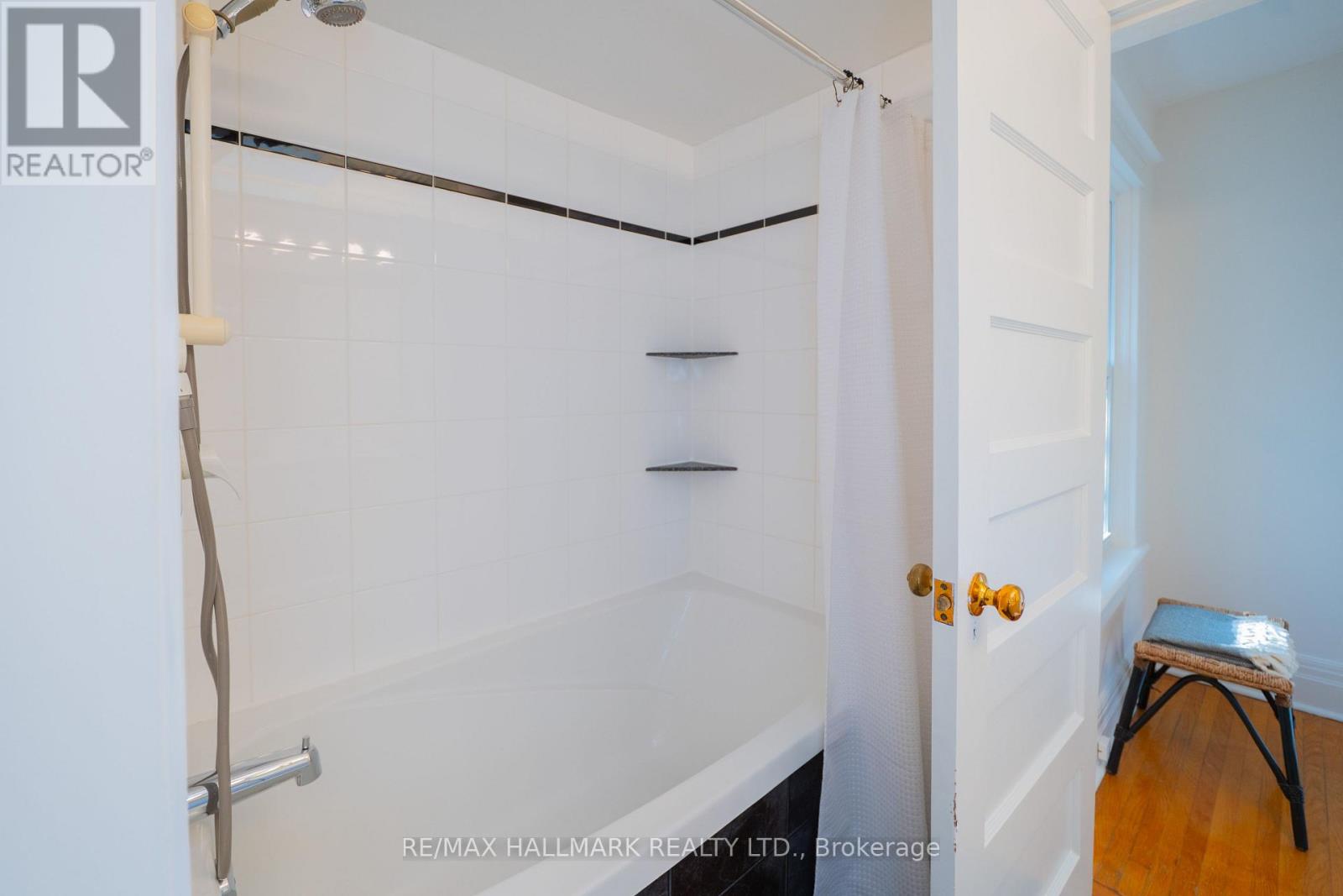 311 Bain Avenue, Toronto, Ontario  M4J 1B9 - Photo 28 - E14097204