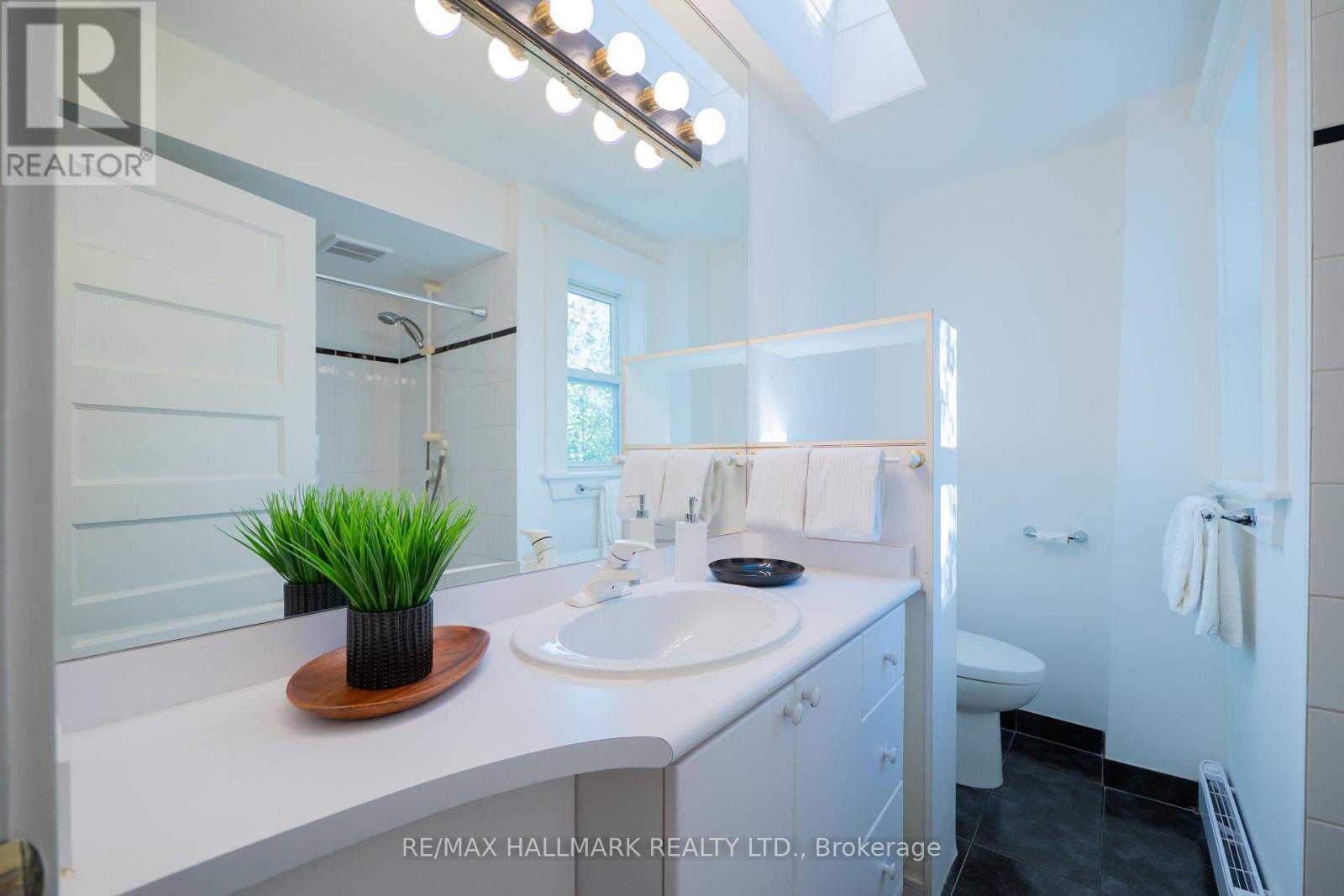 311 Bain Avenue, Toronto, Ontario  M4J 1B9 - Photo 29 - E14097204