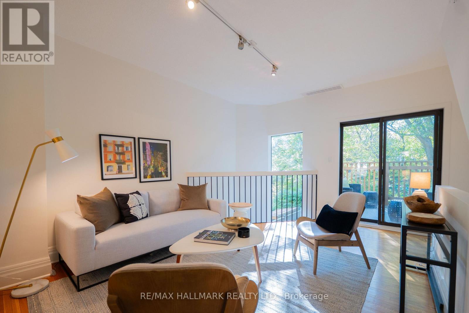 311 Bain Avenue, Toronto, Ontario  M4J 1B9 - Photo 4 - E14097204