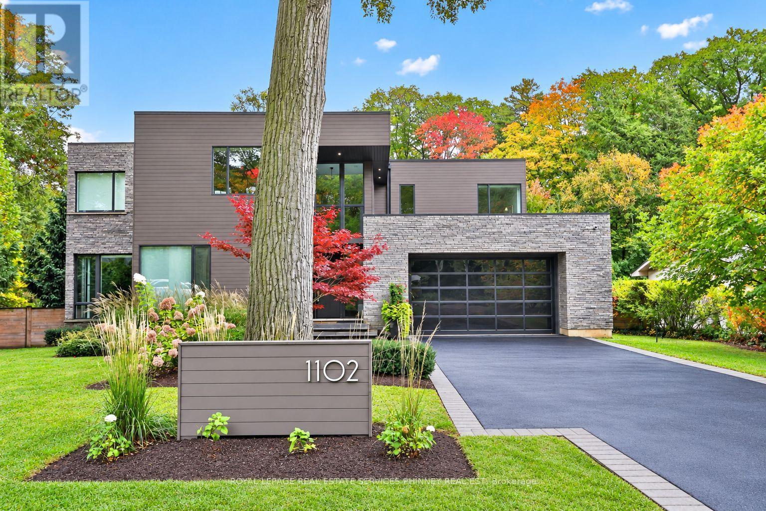 1102 CRESTVIEW STREET, Oakville, Ontario
