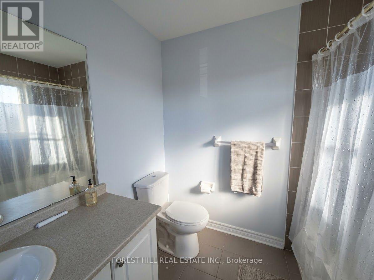 68 Blanchard Crescent, Essa (Angus), Ontario  L3W 0M9 - Photo 11 - N14096956