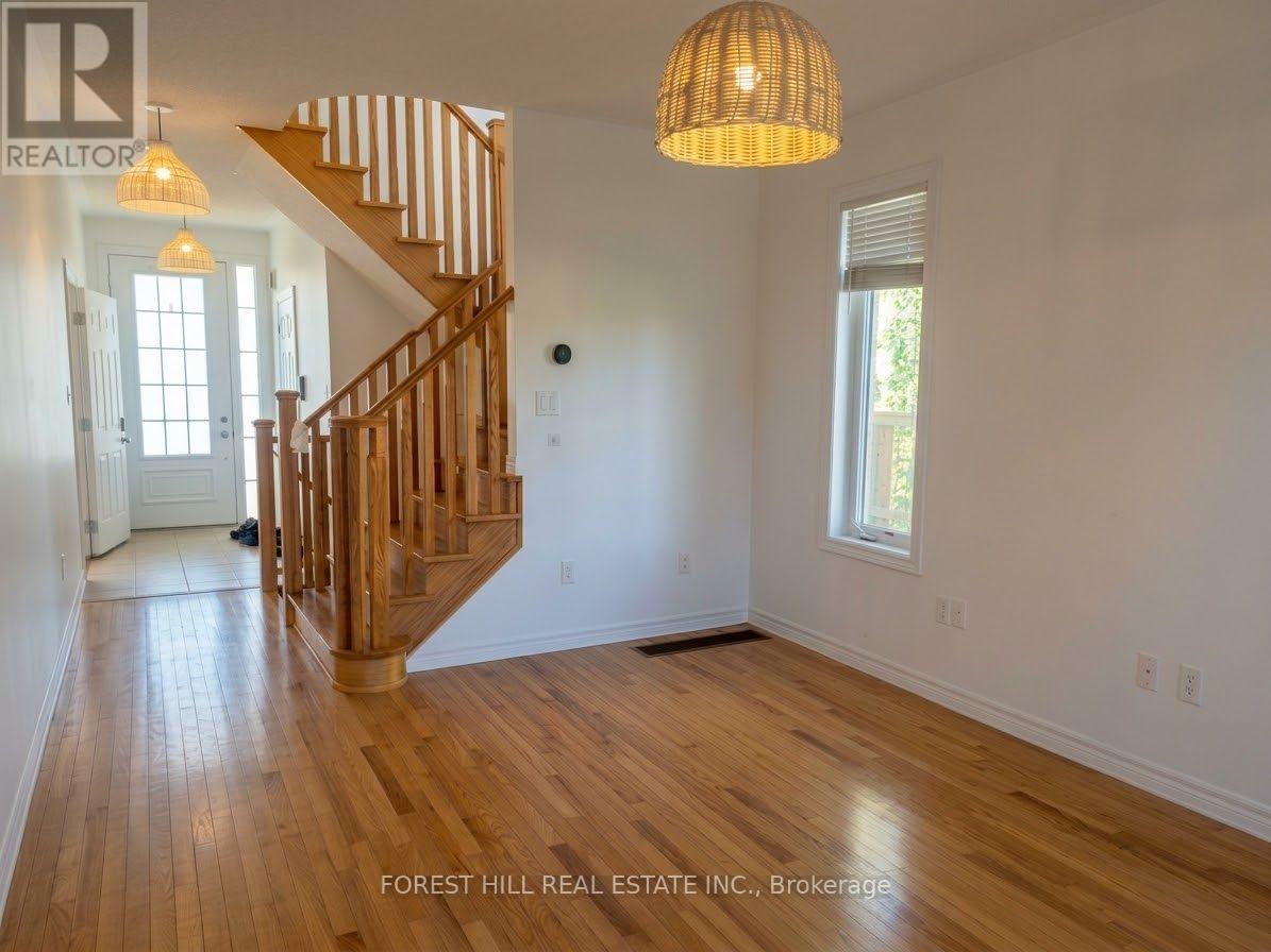 68 Blanchard Crescent, Essa (Angus), Ontario  L3W 0M9 - Photo 4 - N14096956