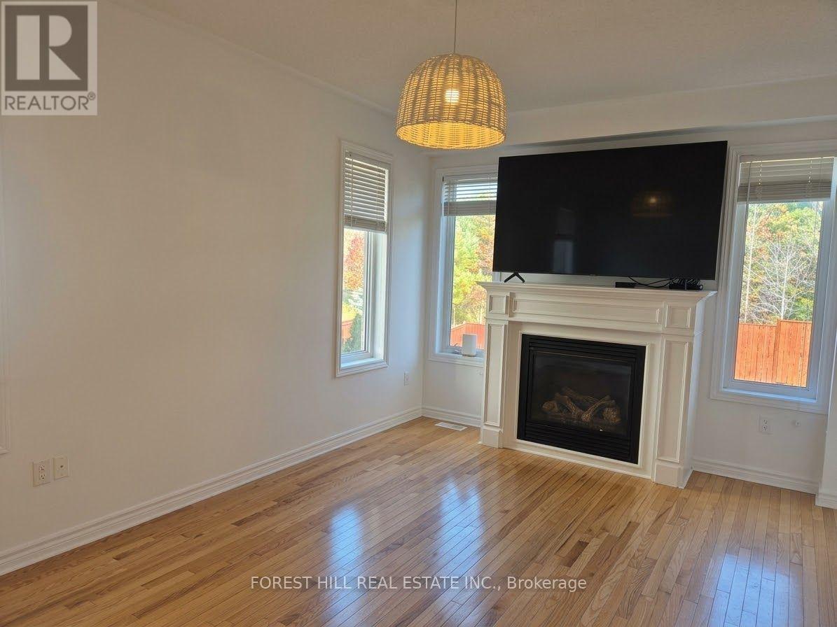 68 Blanchard Crescent, Essa (Angus), Ontario  L3W 0M9 - Photo 5 - N14096956