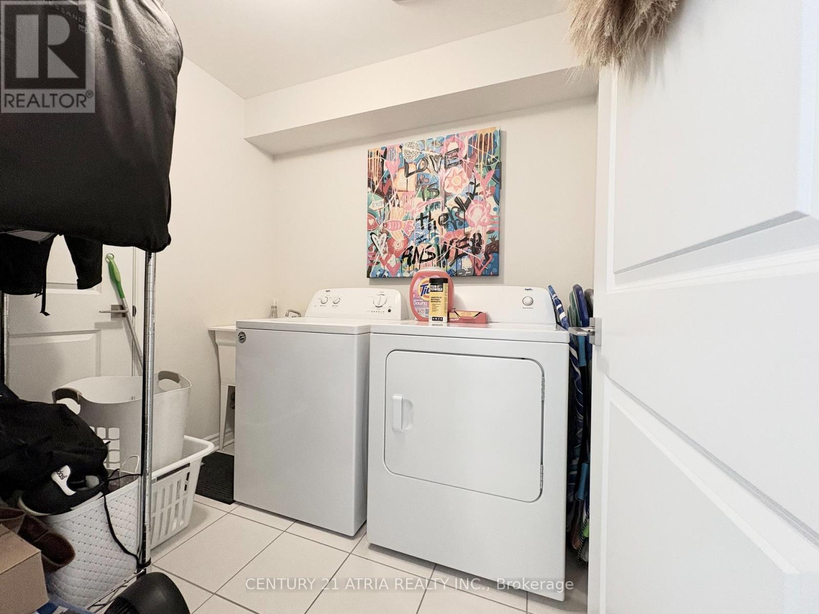 62 Gordon Circle, Newmarket (Gorham-College Manor), Ontario  L3Y 0C9 - Photo 12 - N14097206
