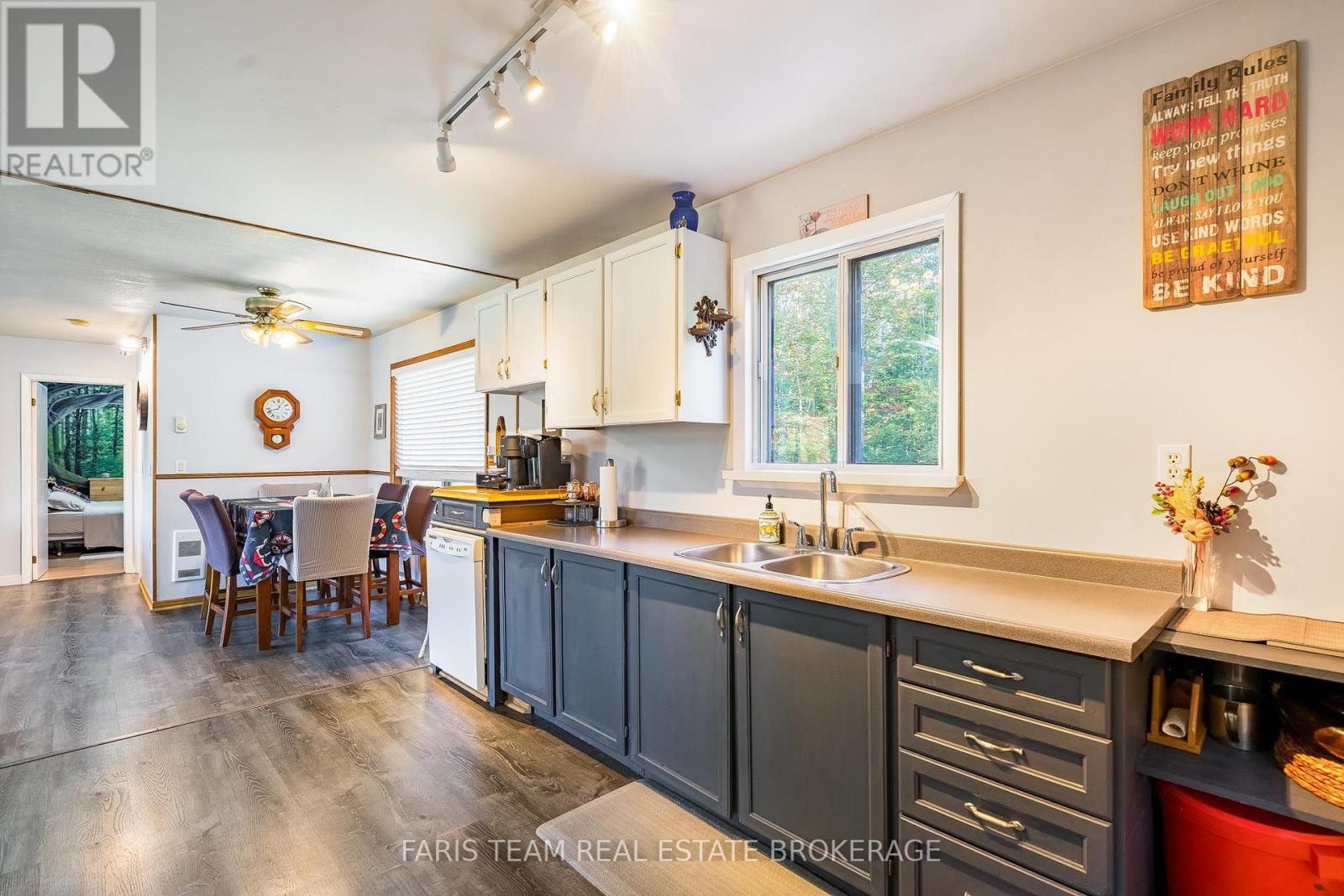 7 Couchiching Crescent, Tiny, Ontario  L9M 0C6 - Photo 5 - S14097172