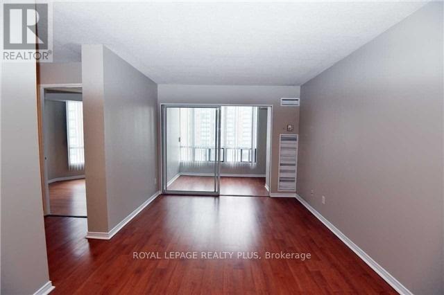 1209 - 115 Hillcrest Avenue, Mississauga, Ontario  L5B 3Y9 - Photo 2 - W14096900