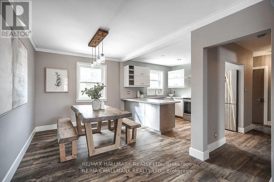 Upper - 6 Thirty First Street, Toronto (Long Branch), Ontario  M8W 3E8 - Photo 17 - W14096938