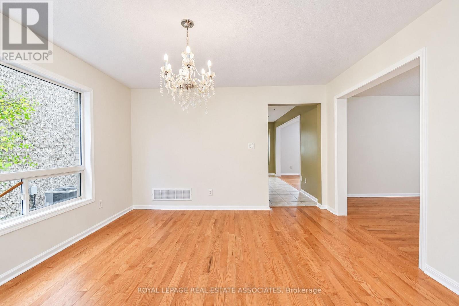 54 Horizon Street, Brampton (Vales Of Castlemore), Ontario  L6P 2J2 - Photo 11 - W14096954