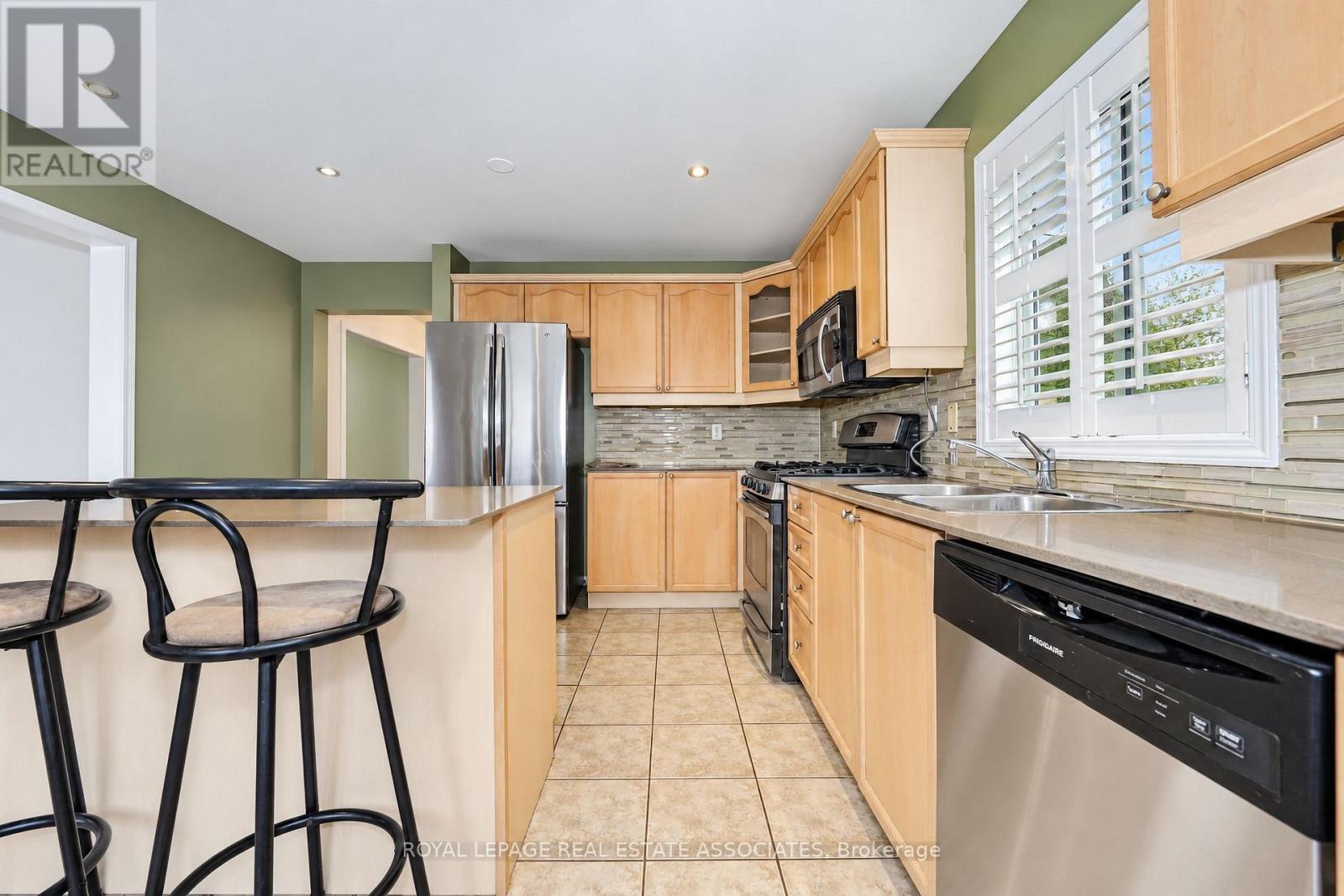 54 Horizon Street, Brampton (Vales Of Castlemore), Ontario  L6P 2J2 - Photo 18 - W14096954
