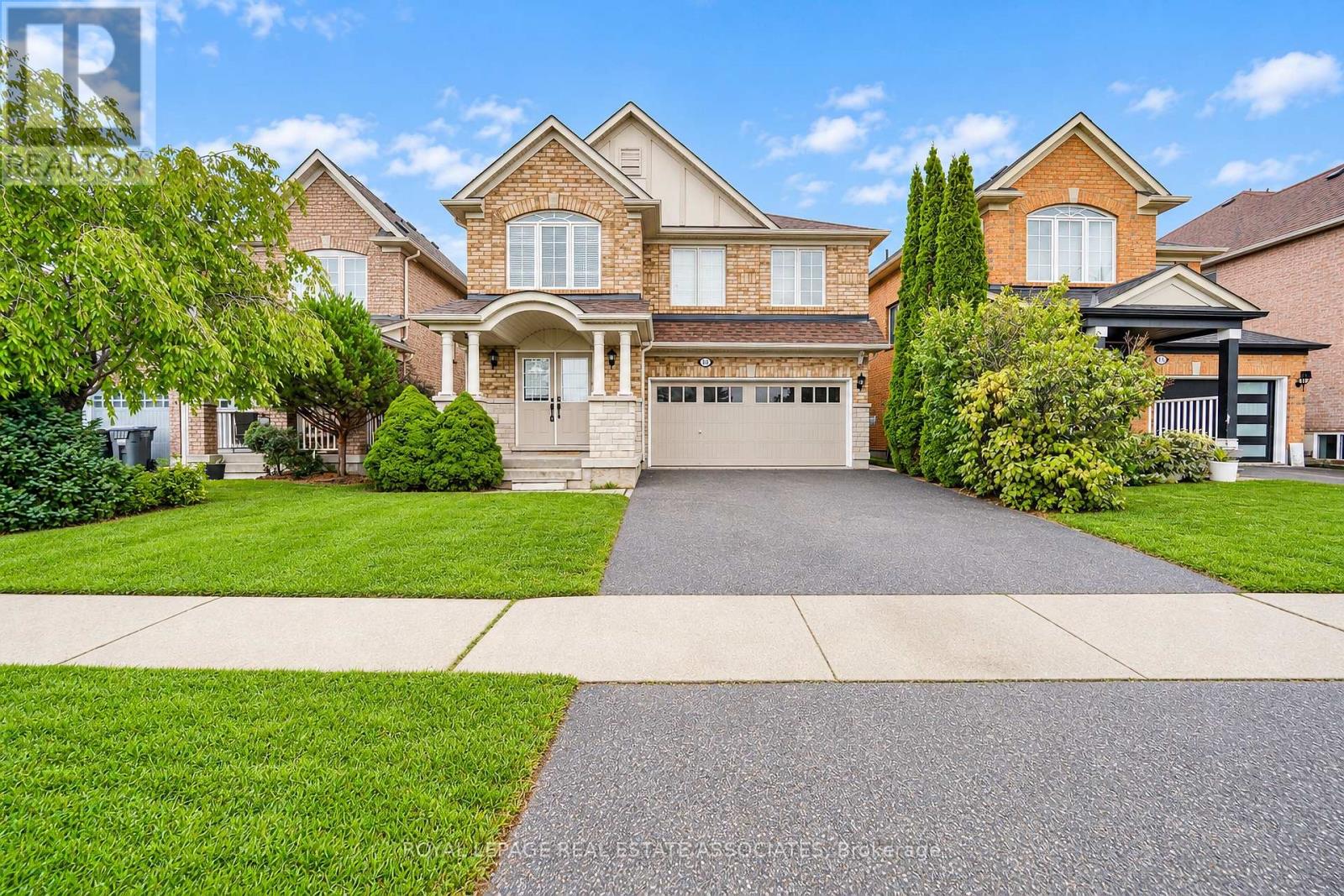 54 Horizon Street, Brampton (Vales Of Castlemore), Ontario  L6P 2J2 - Photo 3 - W14096954