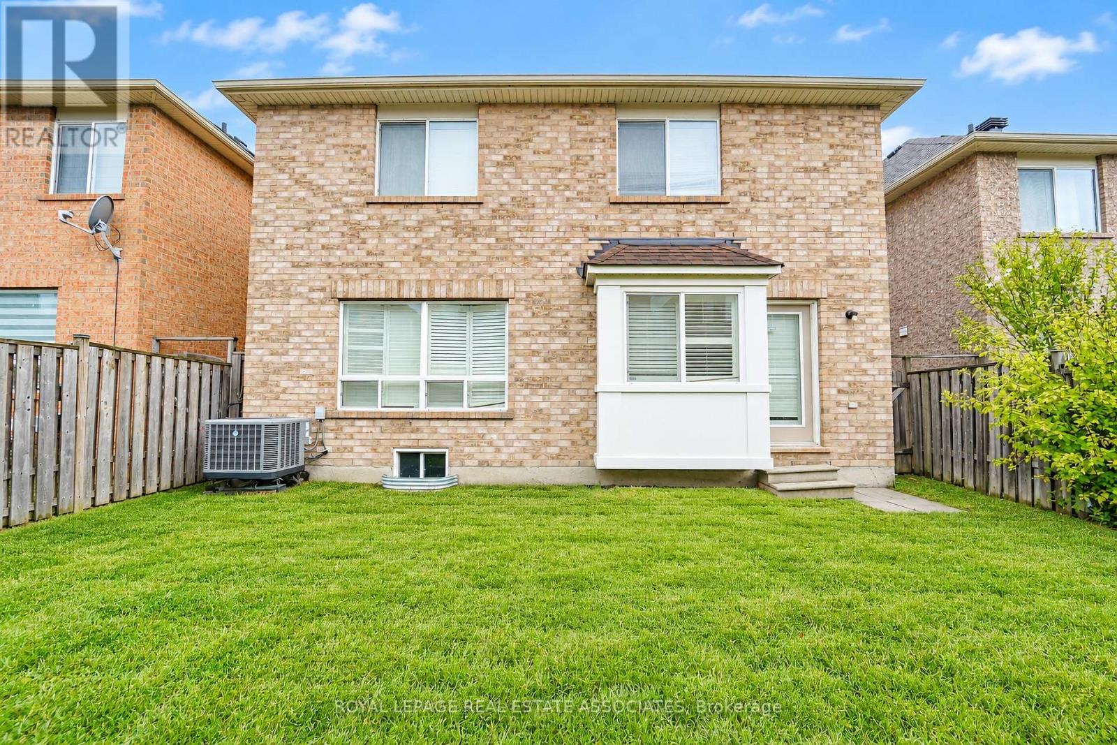 54 Horizon Street, Brampton (Vales Of Castlemore), Ontario  L6P 2J2 - Photo 5 - W14096954