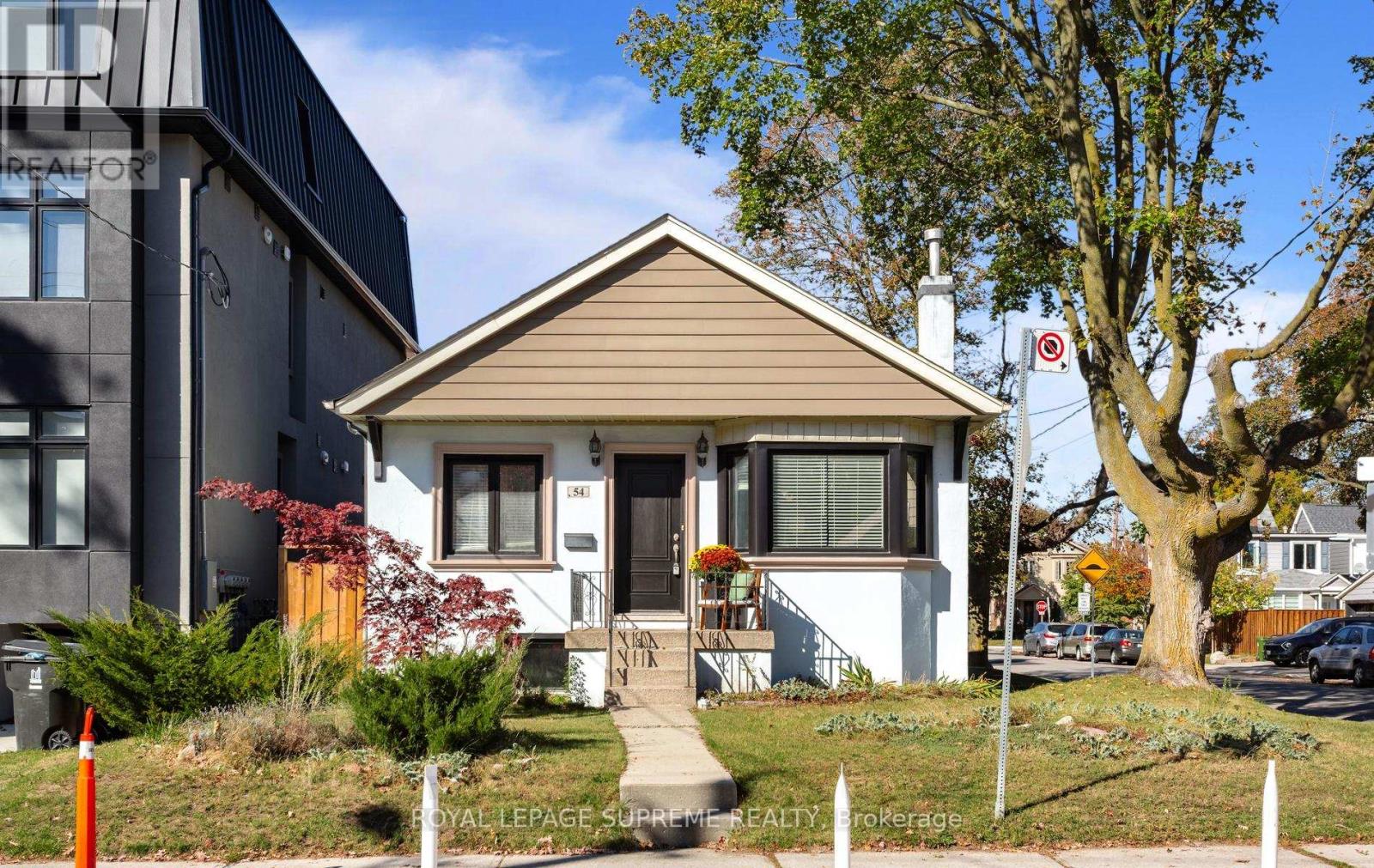 54 EAST DRIVE, toronto (rockcliffe-smythe), Ontario