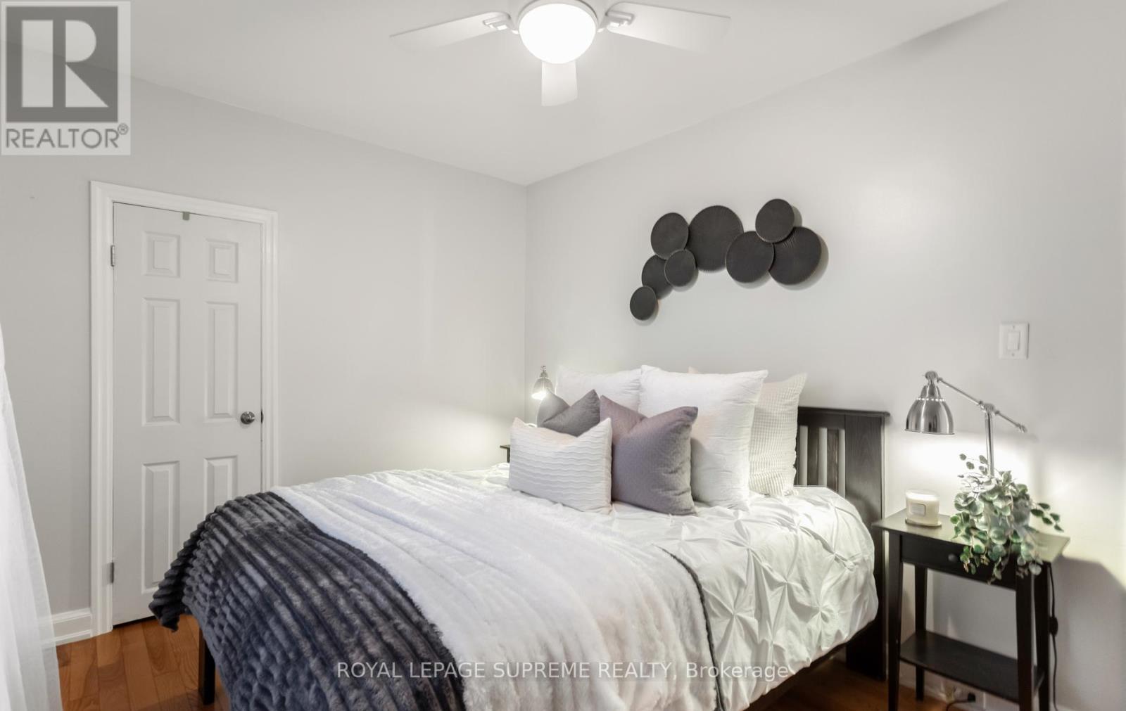 54 East Drive, Toronto (Rockcliffe-Smythe), Ontario  M6N 2N9 - Photo 19 - W14097028
