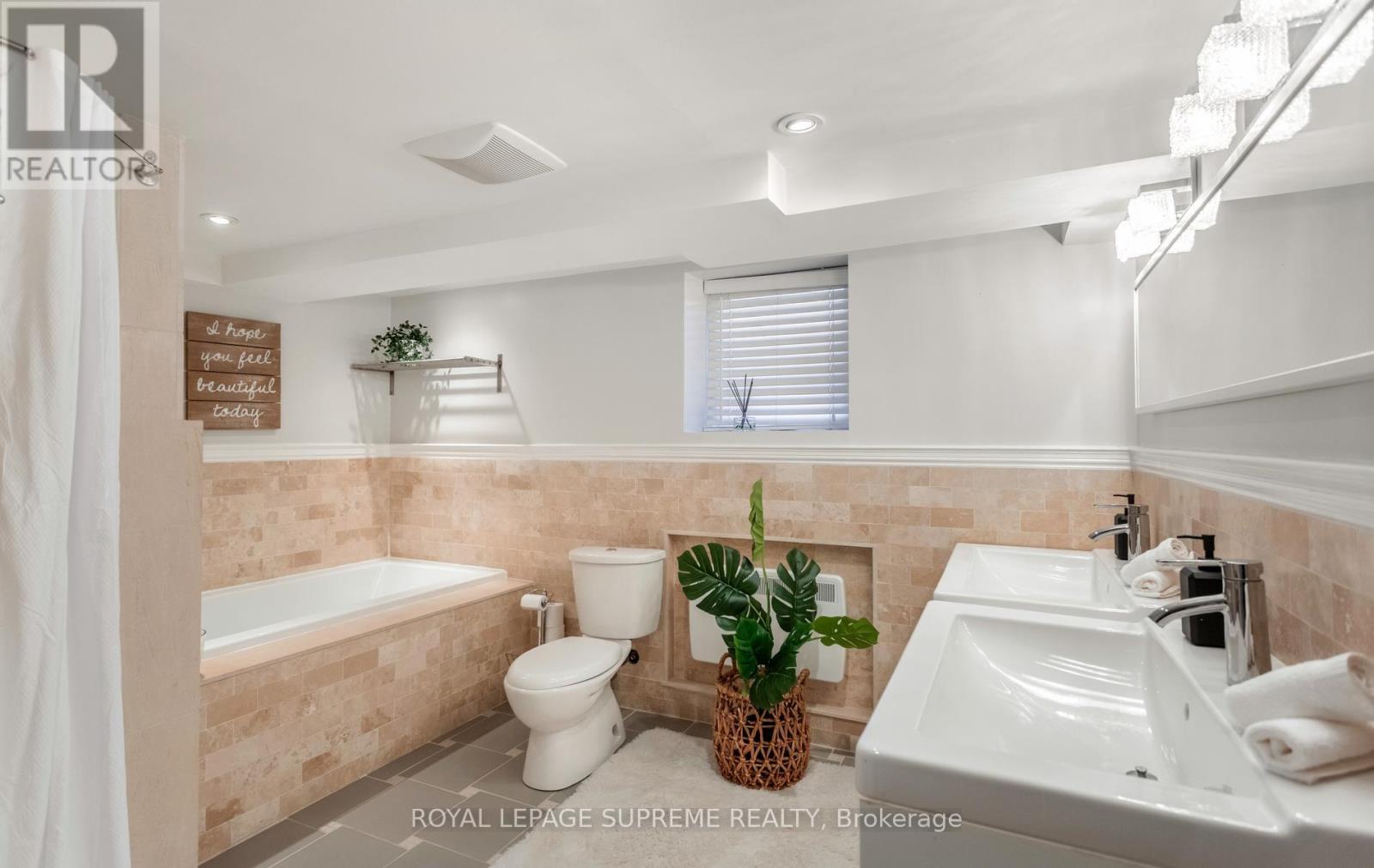 54 East Drive, Toronto (Rockcliffe-Smythe), Ontario  M6N 2N9 - Photo 33 - W14097028