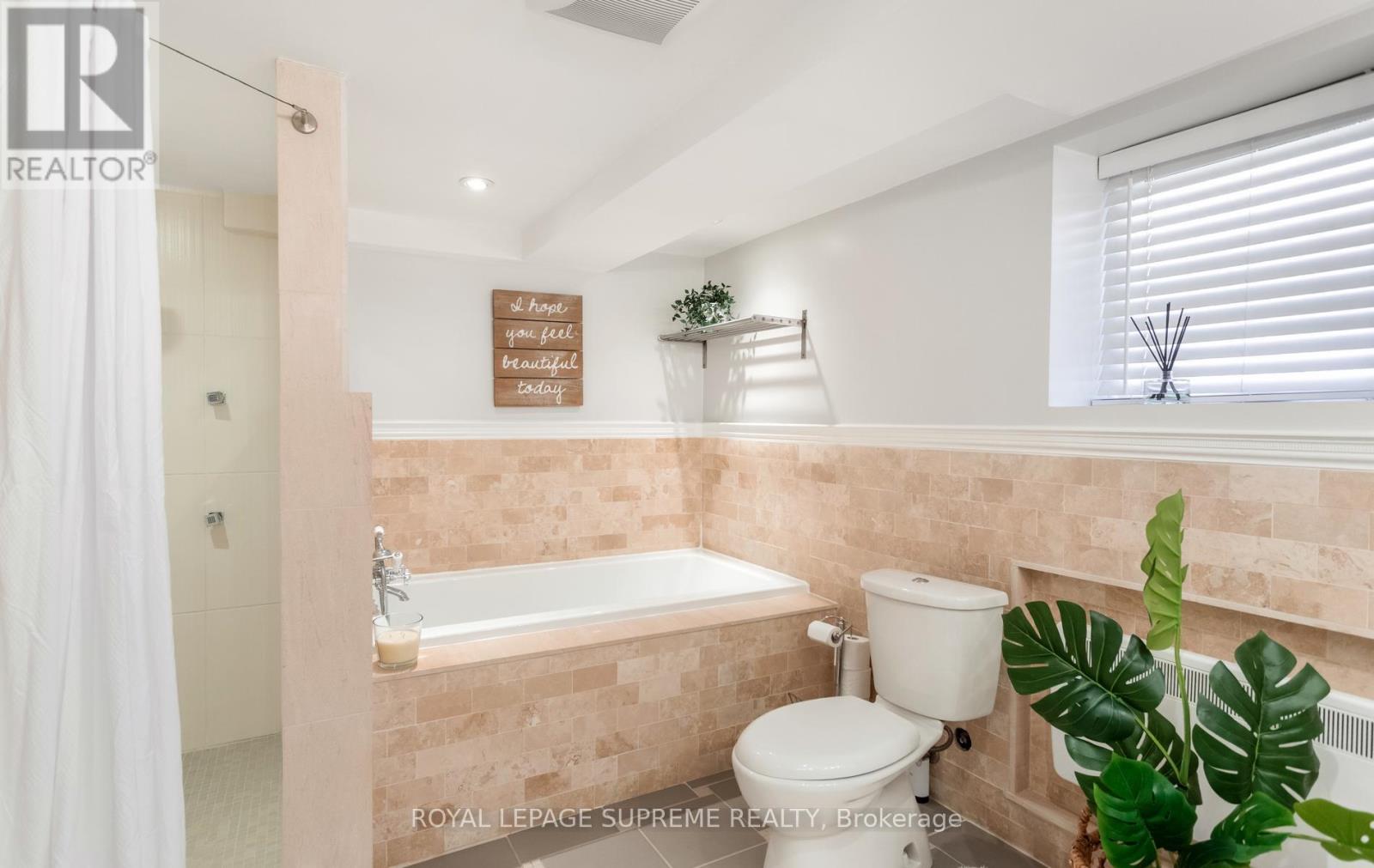 54 East Drive, Toronto (Rockcliffe-Smythe), Ontario  M6N 2N9 - Photo 34 - W14097028