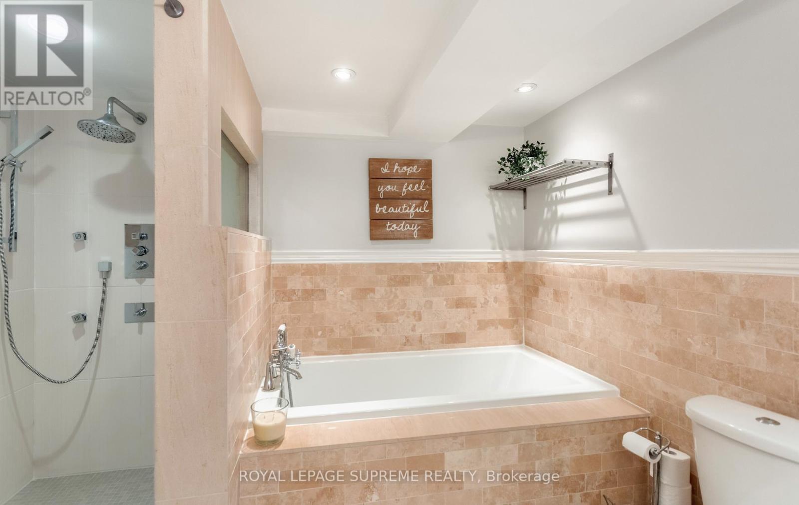 54 East Drive, Toronto (Rockcliffe-Smythe), Ontario  M6N 2N9 - Photo 35 - W14097028