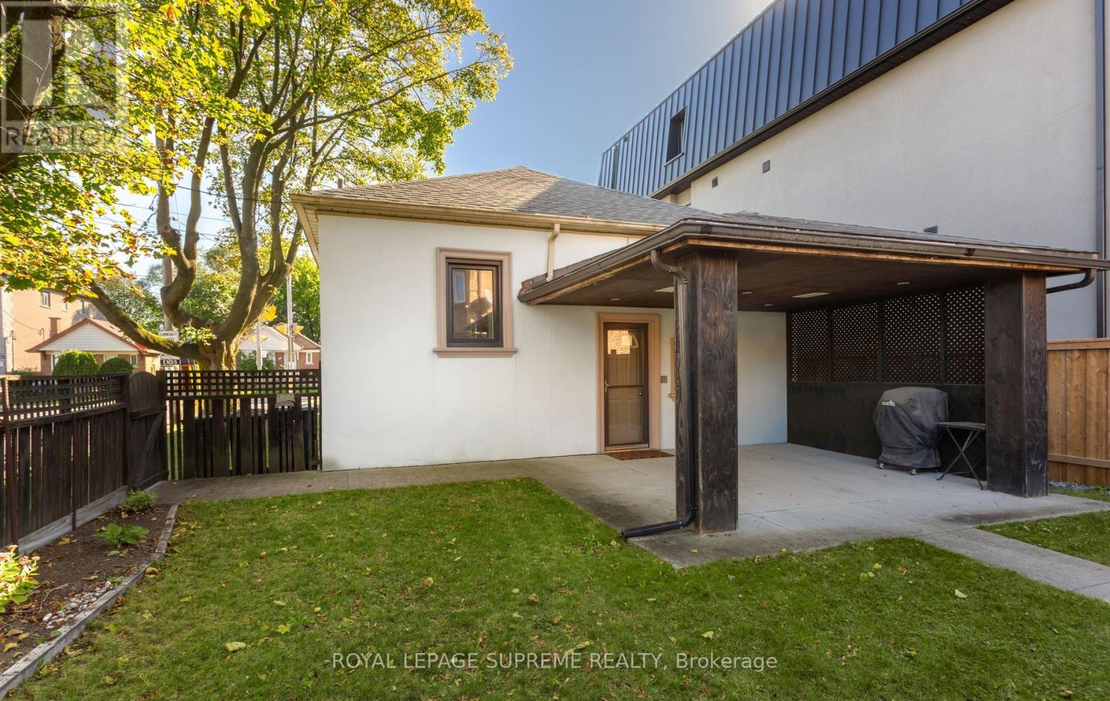 54 East Drive, Toronto (Rockcliffe-Smythe), Ontario  M6N 2N9 - Photo 41 - W14097028