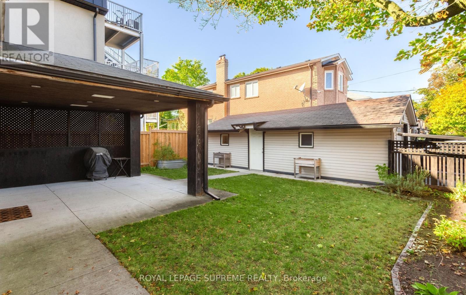 54 East Drive, Toronto (Rockcliffe-Smythe), Ontario  M6N 2N9 - Photo 42 - W14097028