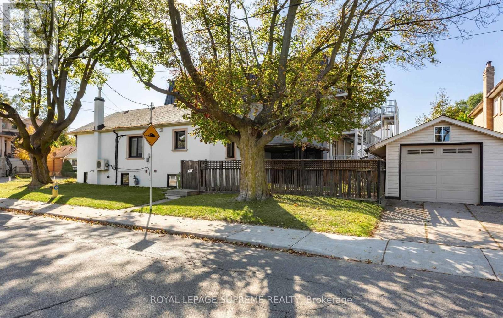 54 East Drive, Toronto (Rockcliffe-Smythe), Ontario  M6N 2N9 - Photo 45 - W14097028
