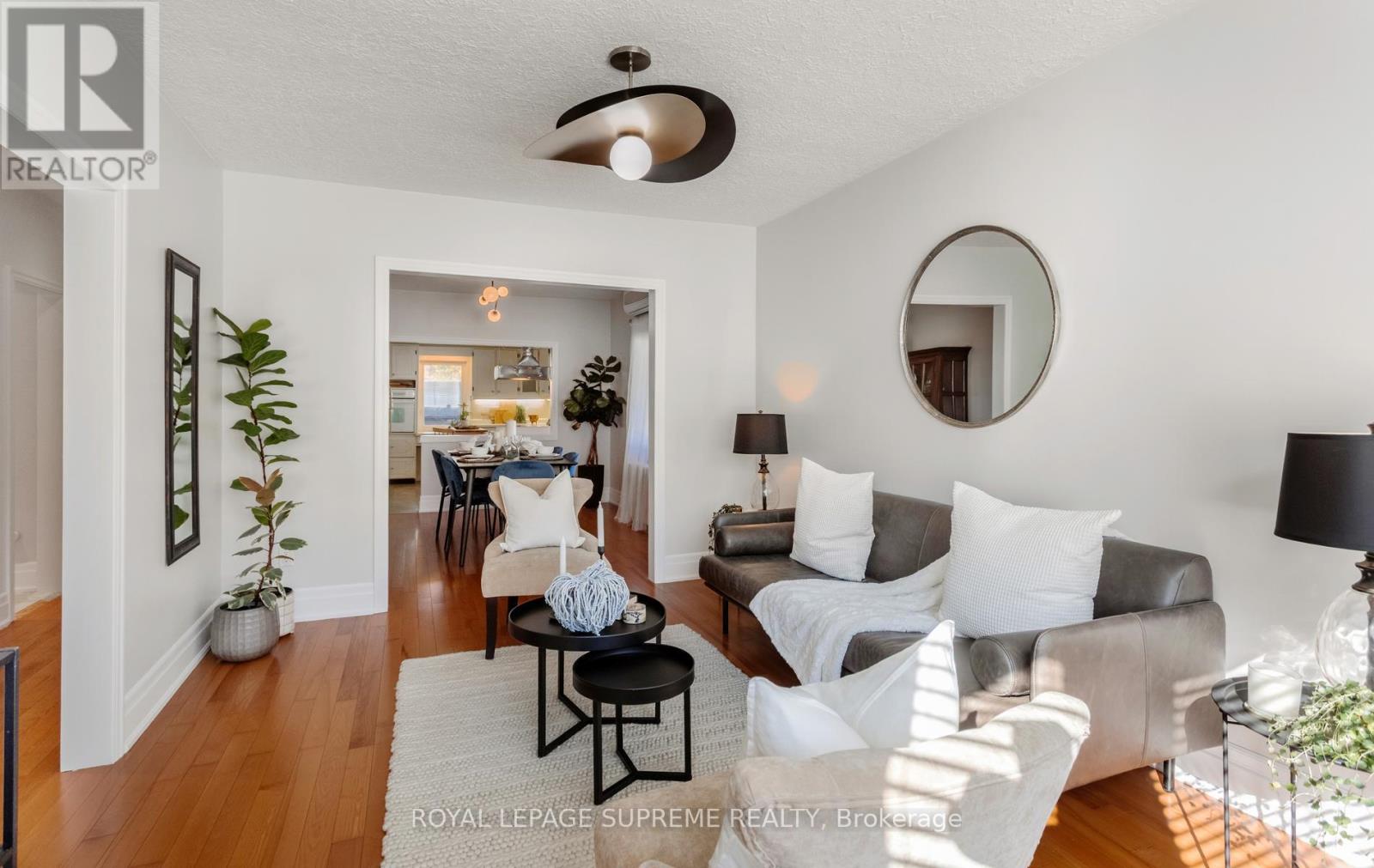 54 East Drive, Toronto (Rockcliffe-Smythe), Ontario  M6N 2N9 - Photo 6 - W14097028