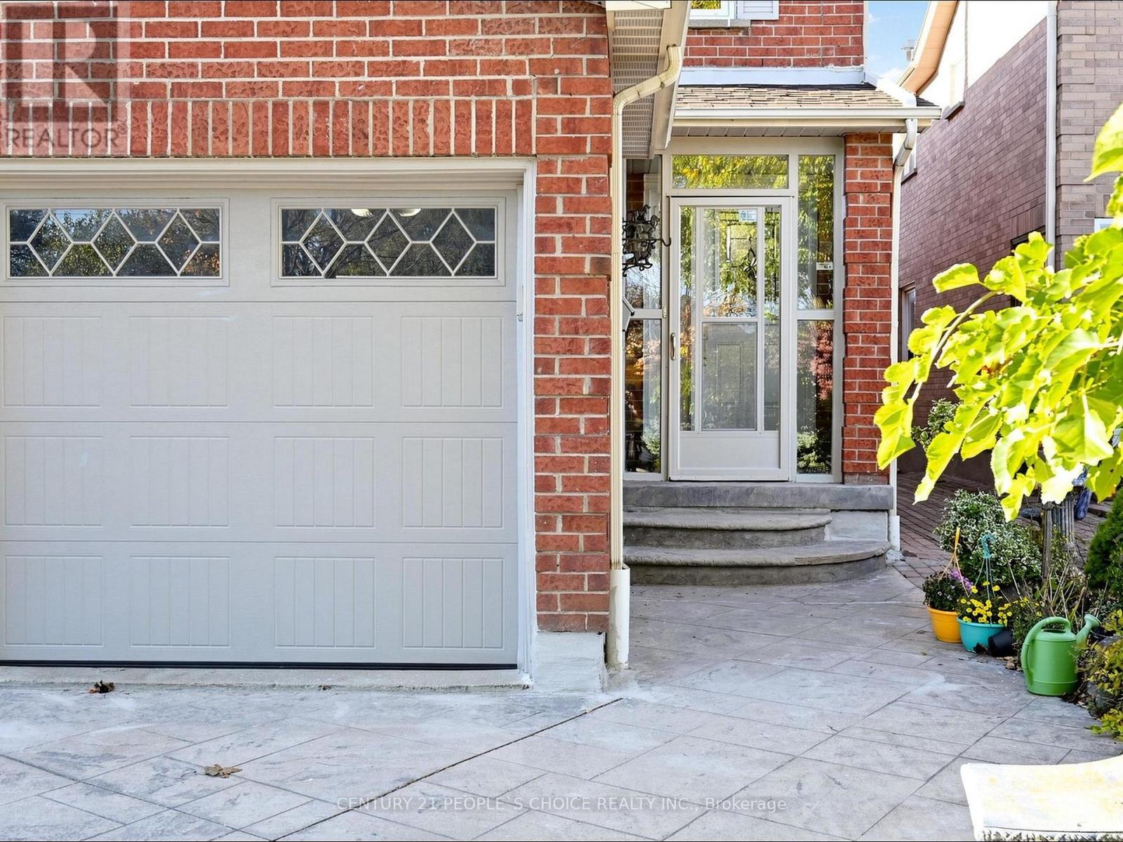6318 Camgreen Circle, Mississauga, Ontario  L5N 4M7 - Photo 2 - W14097114