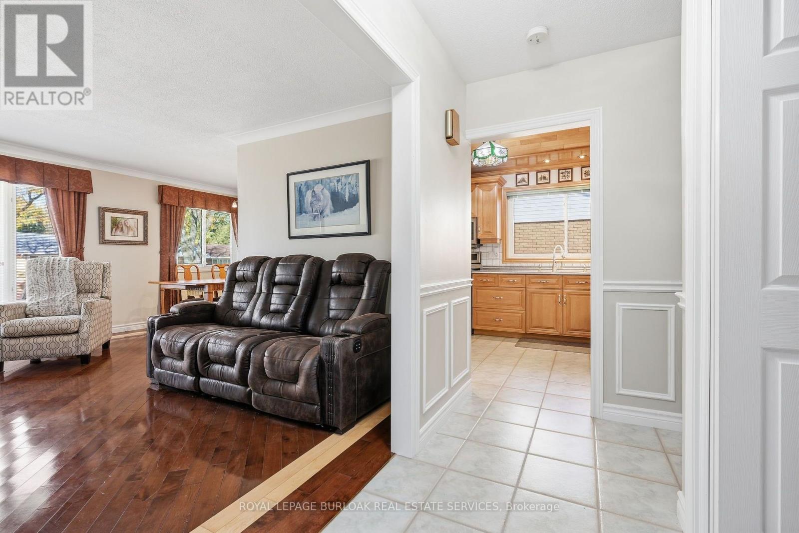 2432 Cyprus Avenue, Burlington (Mountainside), Ontario  L7P 1G6 - Photo 10 - W14097178