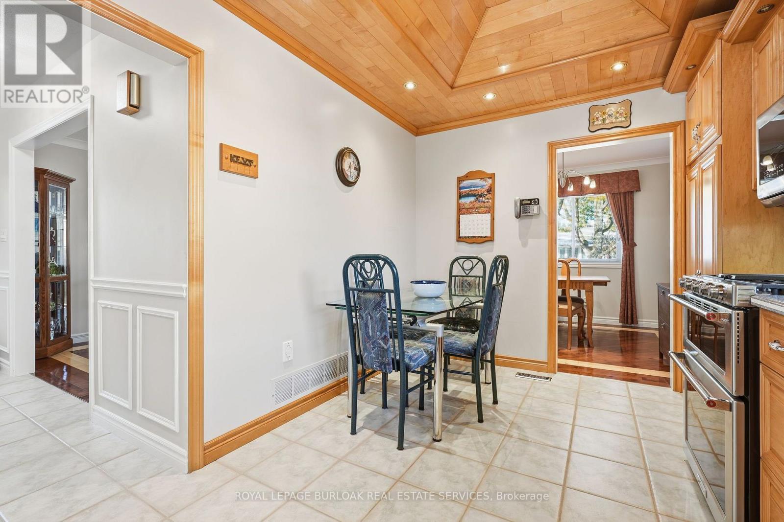 2432 Cyprus Avenue, Burlington (Mountainside), Ontario  L7P 1G6 - Photo 14 - W14097178