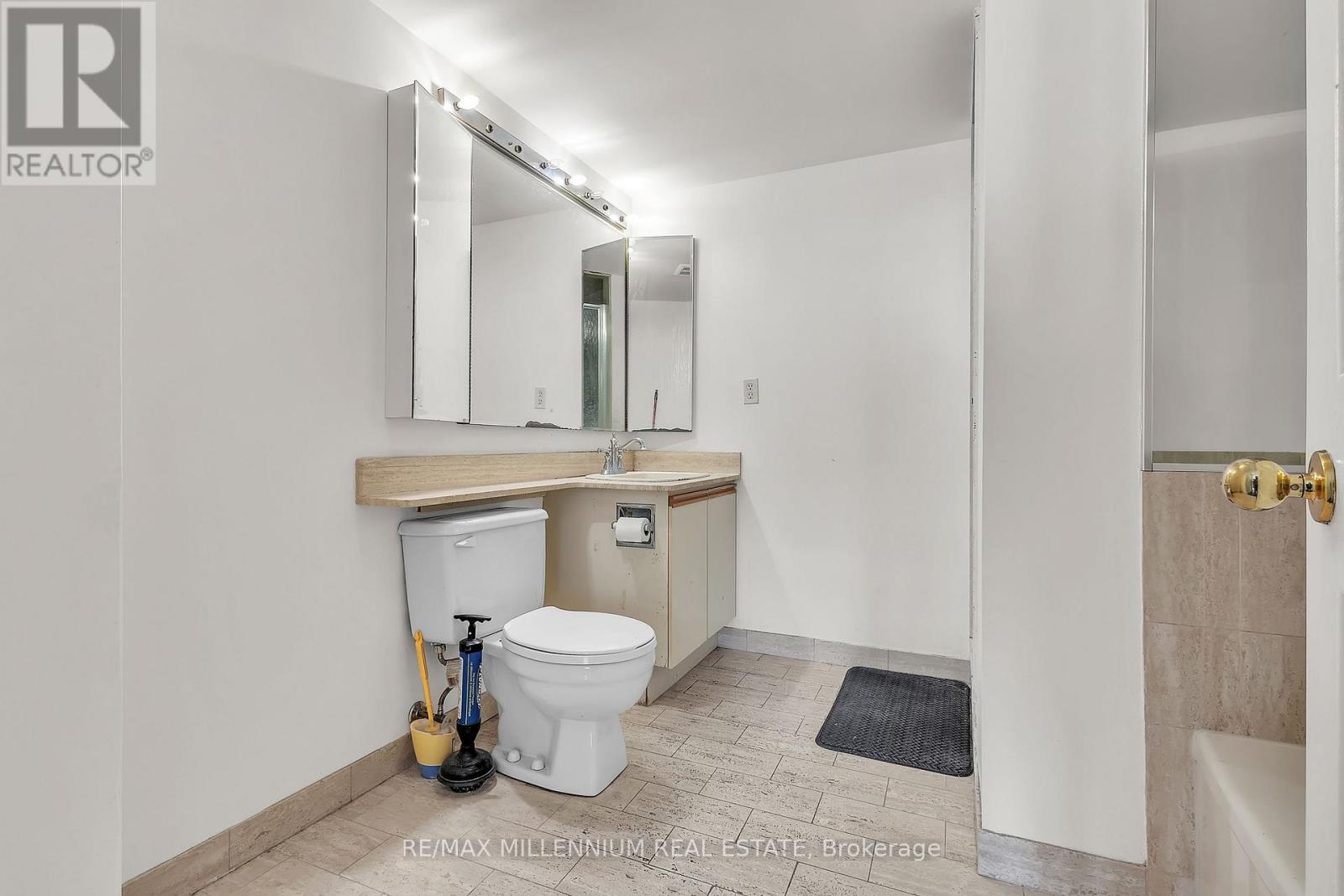 1107 - 100 County Court Boulevard, Brampton, Ontario  L6W 3X1 - Photo 18 - W14097190