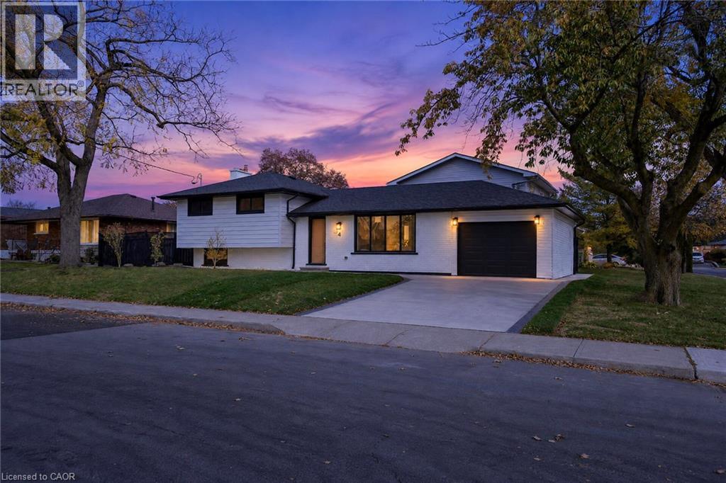 4 BERMUDA Court, hamilton, Ontario