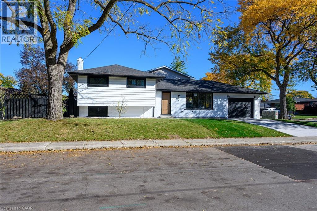 4 Bermuda Court, Hamilton, Ontario  L9C 2J8 - Photo 2 - 40872550