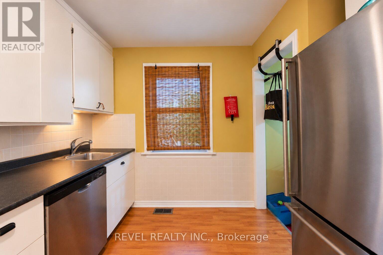 12 Merigold Street, St. Catharines (Western Hill), Ontario  L2S 2N3 - Photo 10 - X14097002