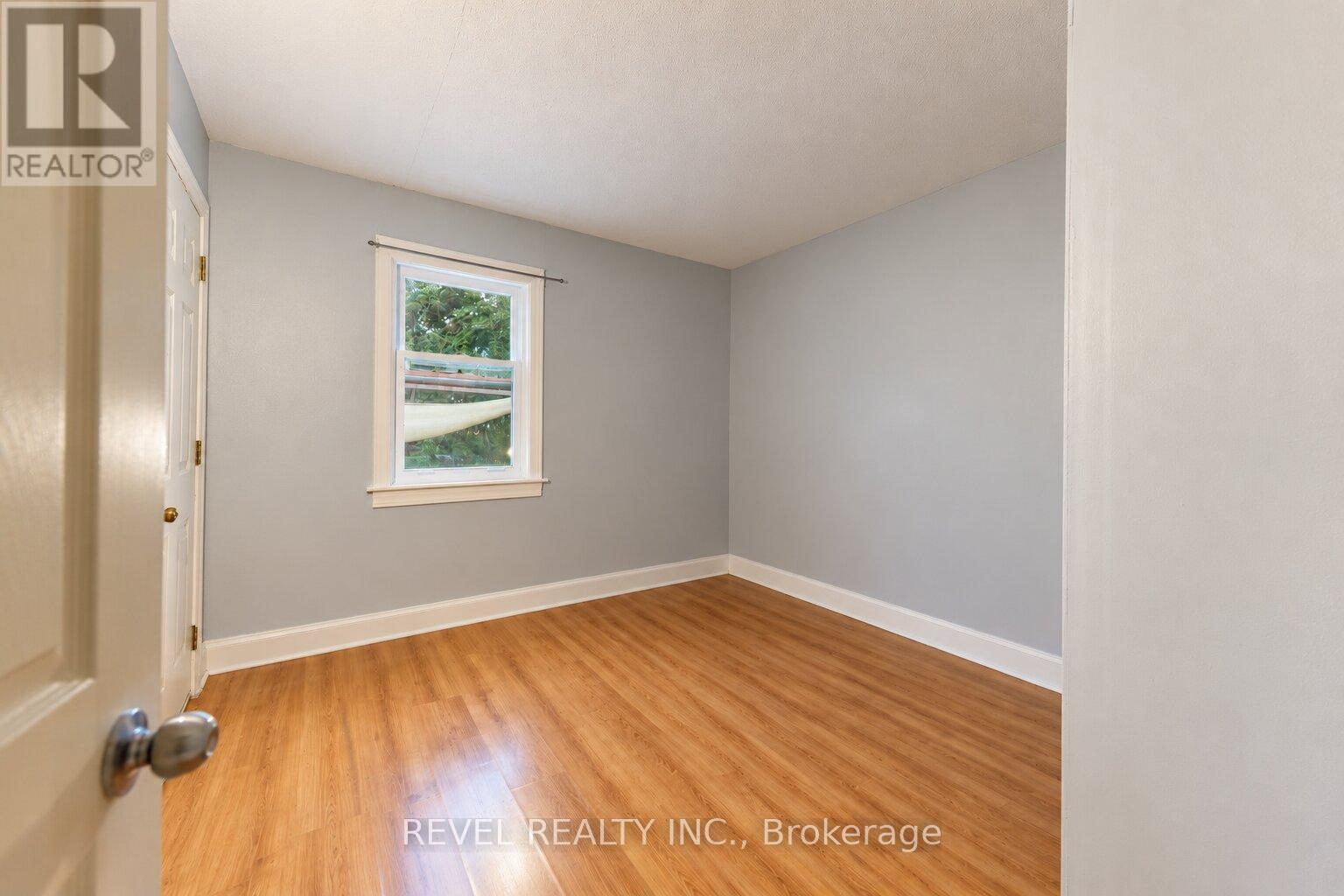 12 Merigold Street, St. Catharines (Western Hill), Ontario  L2S 2N3 - Photo 11 - X14097002