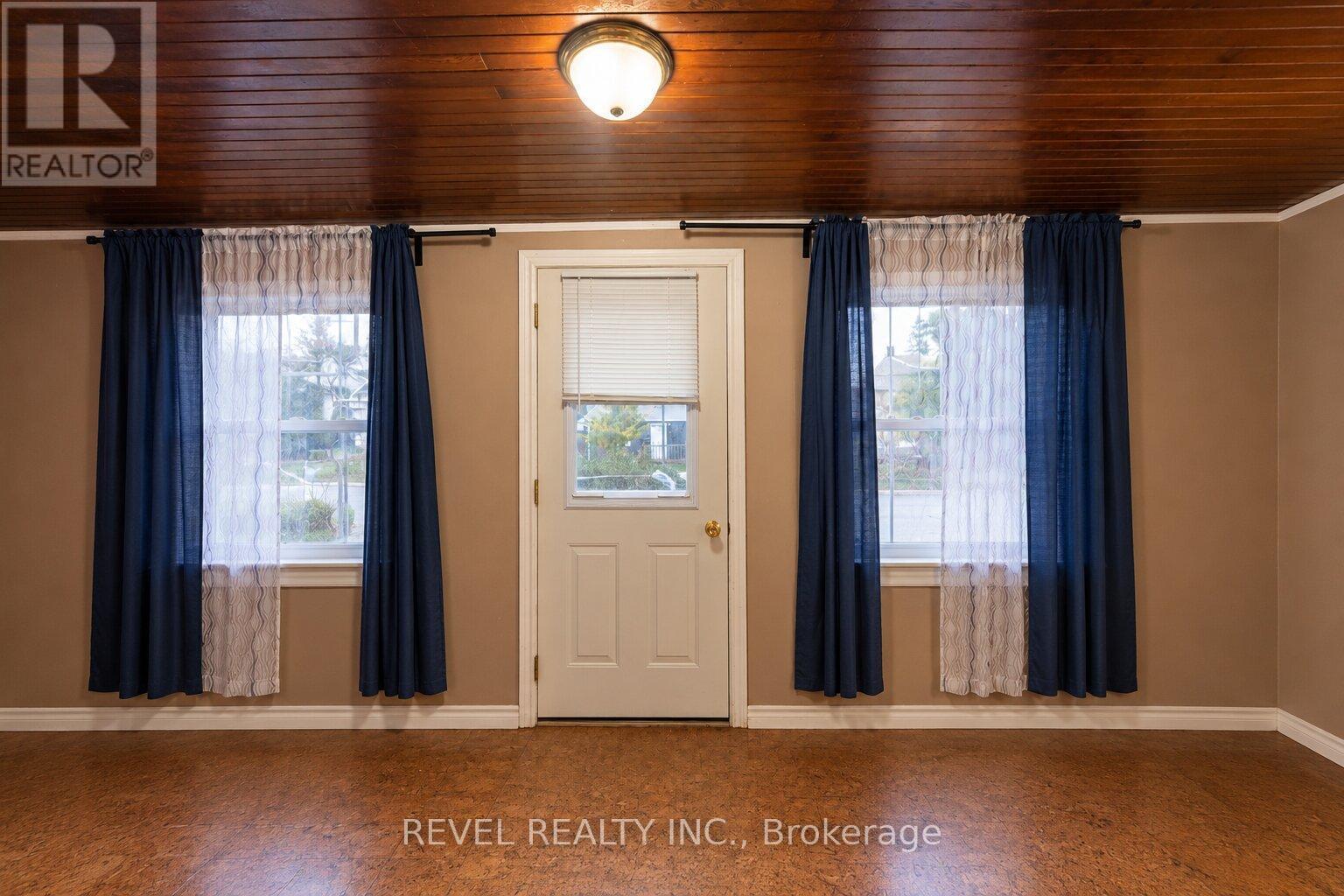 12 Merigold Street, St. Catharines (Western Hill), Ontario  L2S 2N3 - Photo 4 - X14097002