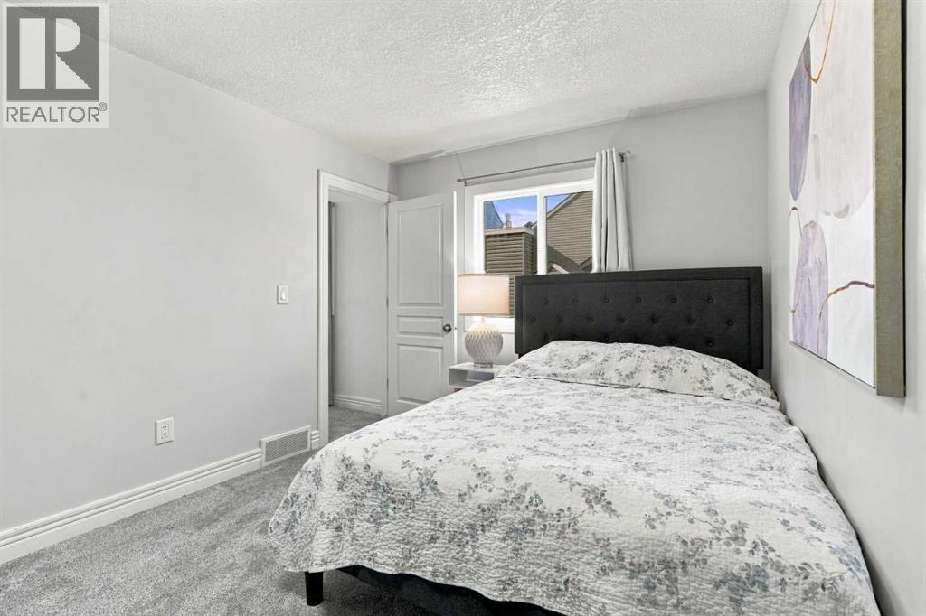 126, 33 Glamis Green SW
