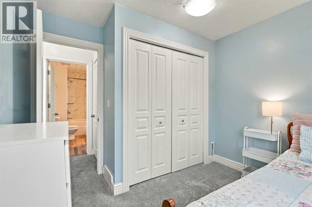 126, 33 Glamis Green SW