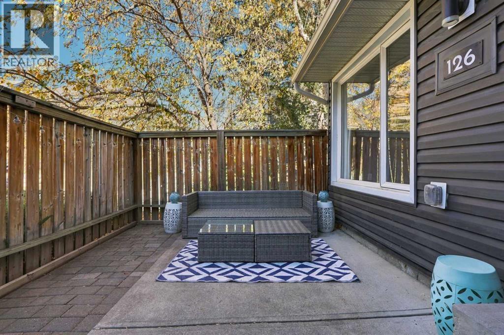126, 33 Glamis Green SW